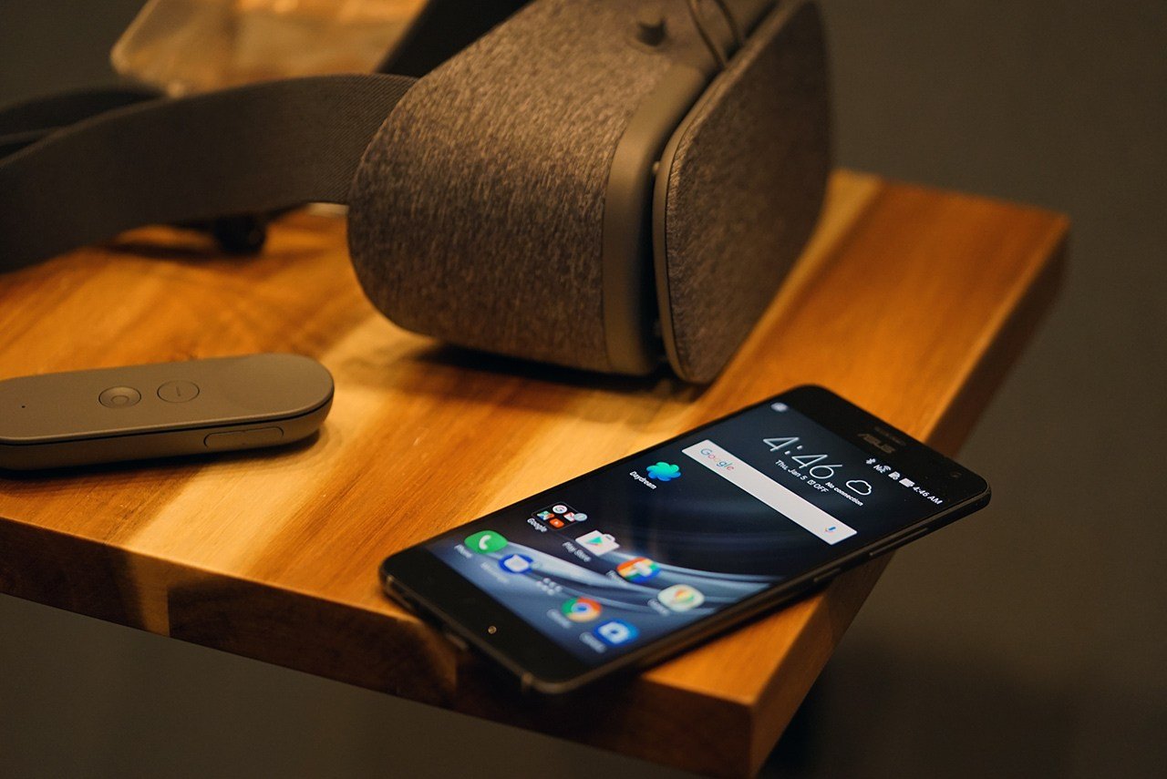 Asus Zenfone AR With Google Daydream VR