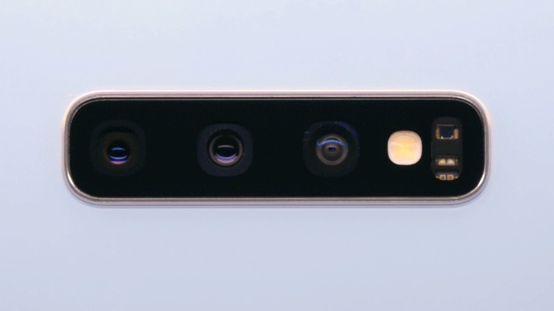 Galaxy S10 Dual Aperture Triple Rear Camera